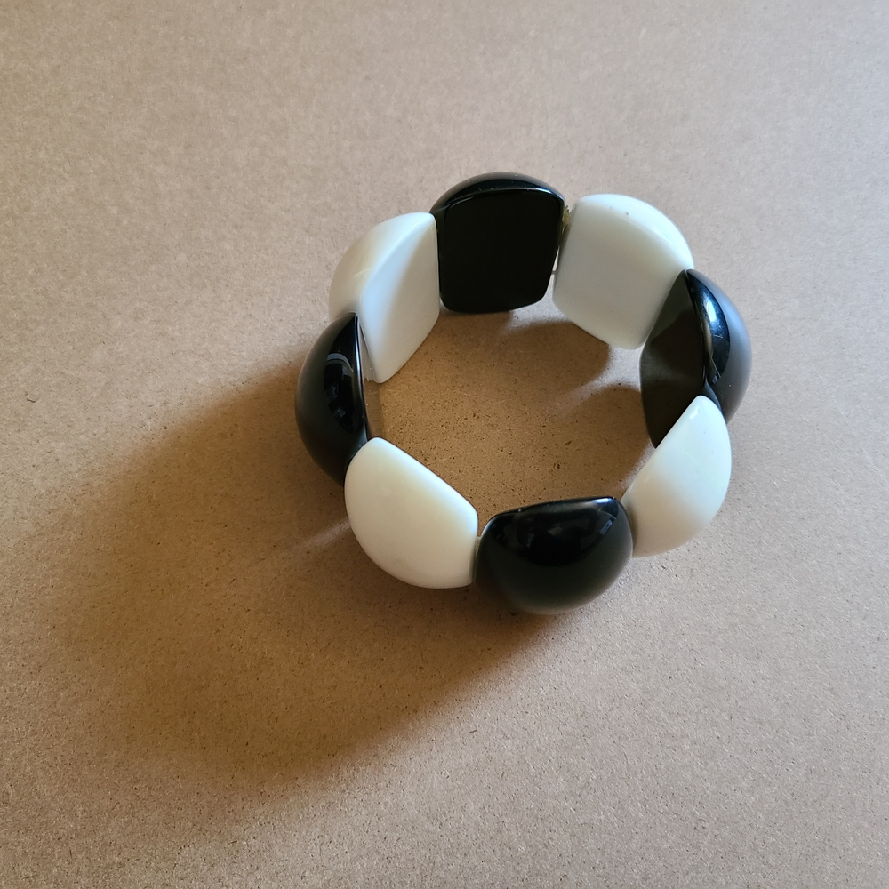 retro/mod b&w chunky bracelet - Picture 2 of 3